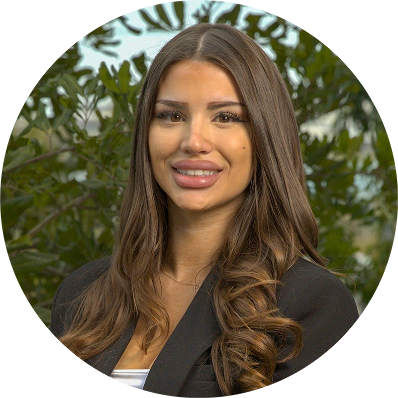 Urban-real-estate-agent-Tullimbar-Calderwood-Albion-Park-Petra-Malic-circle-web